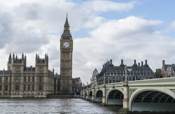 Casas del Parlamento Big Ben y Westminster Bridge — Foto de Stock