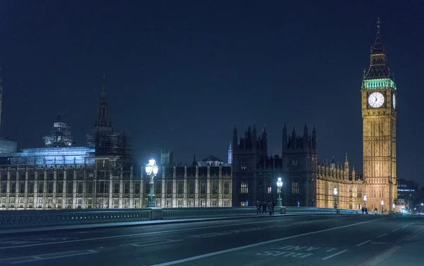 Ponte Westminster com Big Ben e Casas do Parlamento à noite — Fotografia de Stock
