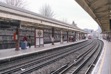  Barons Court istasyonu - Londra/İngiltere 23 Şubat 2016