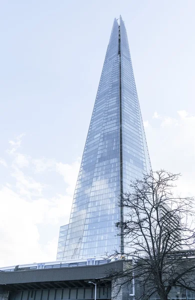 Le bâtiment Shard - le plus haut bâtiment d'Europe - LONDRES / ANGLETERRE 23 FÉVRIER 2016 — Photo