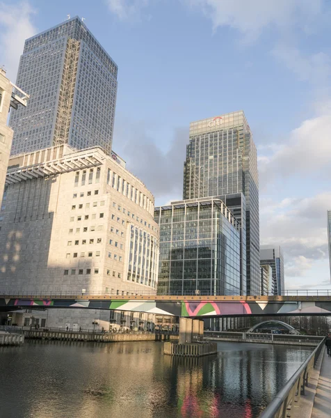 Moderní působivá Canary Wharf finanční okres - Londýn/Anglie 23 únor 2016 — Stock fotografie