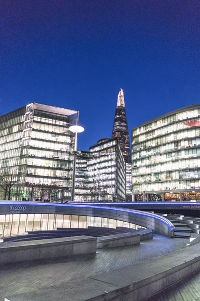 Moderna zona de Riverside en Londres - LONDRES / INGLATERRA 23 de FEBRERO de 2016 — Foto de Stock