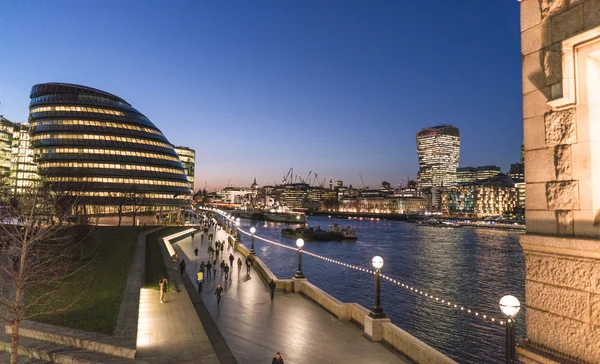 Londen City Hall en koninginnen wandeling - Londen, 23 februari 2016 — Stockfoto
