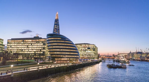 London Panorama s budovou radnice a střípek - Londýn/Anglie 23 únor 2016 — Stock fotografie