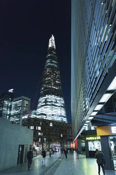 A Szilánk épület éjjel - London/Anglia 2016. február 23. — Stock Fotó