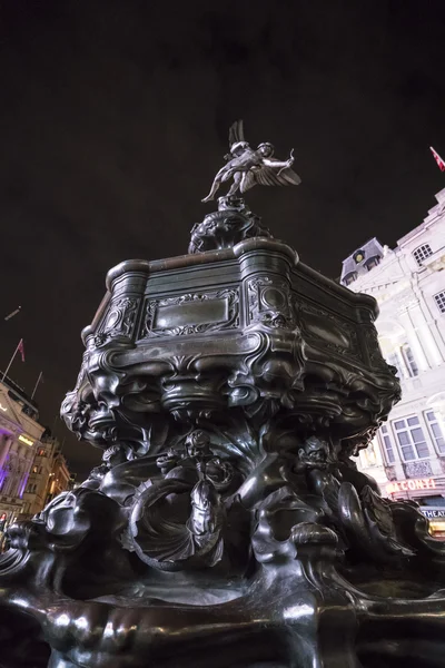 Großer Springbrunnen am Piccadilly Circus London — Stockfoto