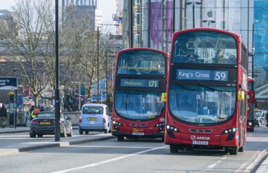 Londra otobüs üzerinde Waterloo Londra - Şubat 22 köprü, 