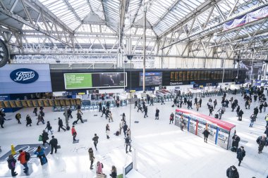 Waterloo İstasyonu geniş açı görünümü - Londra/İngiltere 23 Şubat 2016