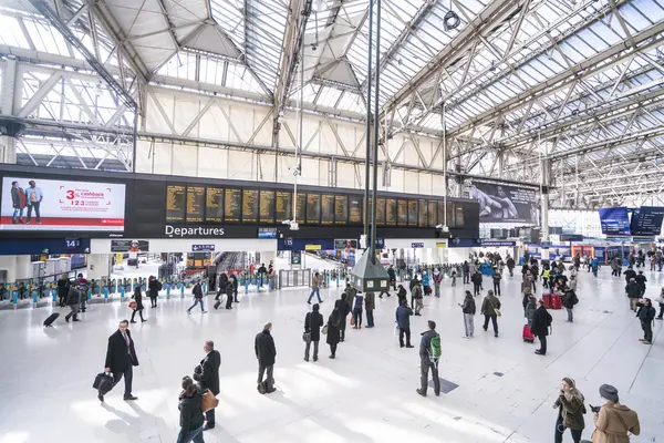 Stacji Waterloo szeroki kąt widzenia - Londynie 23 lutego 2016 — Zdjęcie stockowe