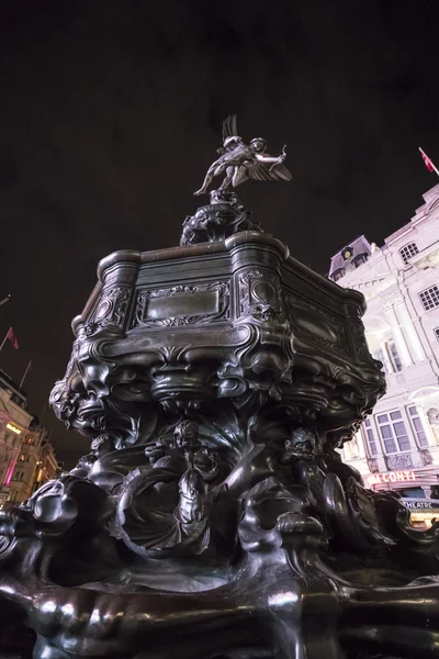 Grote fontein op Piccadilly Circus-Londen — Stockfoto