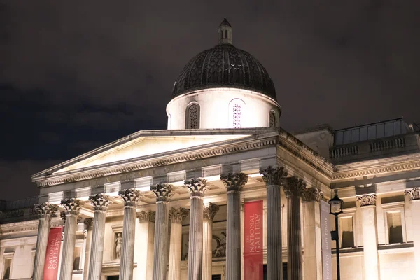 Nationale galerie am trafalgar square london, england - 22. februar 2016 — Stockfoto