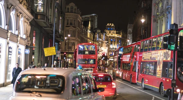 Słynny Shaftesbury Avenue w dzielnicy Theatre w Londynie - 22 lutego 2016 — Zdjęcie stockowe