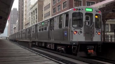 Chicago metro istasyonu havai
