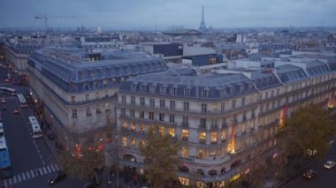 Paris şehri - bir çatı görünümünden