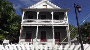 Tipik Key West tarzı ahşap ev