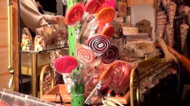 tatlılar ve şeker - akşam eğlence parkı