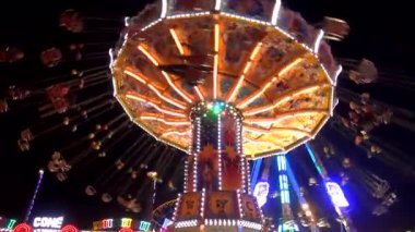 chairoplane carousel - lunapark akşam