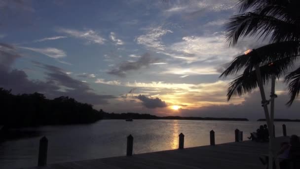 Romantica spiaggia da sogno la sera come il paradiso — Video Stock