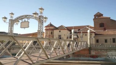 Malaga'da yaya köprüsü