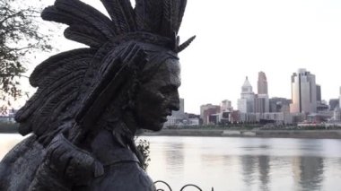 Ohio Nehri, yerli Amerikan heykeli