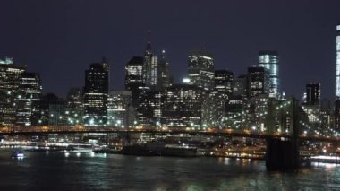 Manhattan gece tipik görünümü - Manhattan, New York/ABD 25 Nisan 2015 tarafından