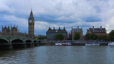 Westminster Bridge ile Thames Nehri