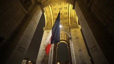 Ünlü anıt Arc de Triomphe Paris geniş açı çekim