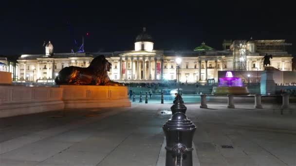 Londres Trafalgar Square y National Gallery - lapso de tiempo de disparo en la noche — Vídeos de Stock