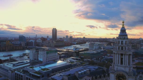 Un ciel incroyable au-dessus de Londres — Video