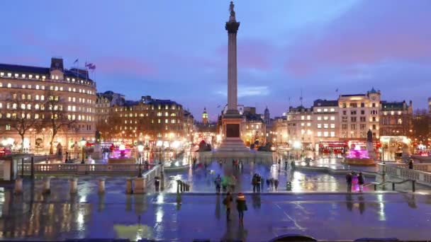 Трафальгарська площа London - дивовижні проміжок часу вечір — стокове відео