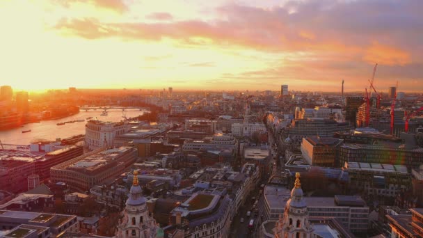 Magnifique coucher de soleil sur la ville de Londres — Video