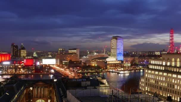 Gece tarafından renkli Londra-harika zaman atlamalı vurdu — Stok video