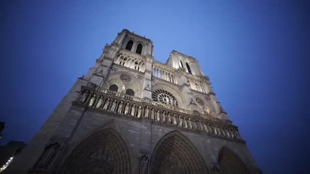 Den berömda katedralen Notre Dame i Paris — Stockvideo