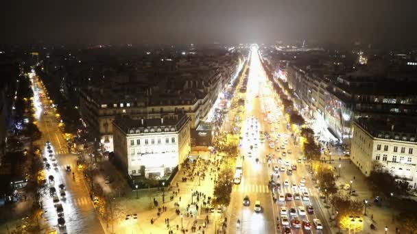 Parijs stad lichten luchtfoto schot door de nacht — Stockvideo