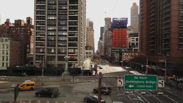 Fantástica toma aérea de la avenida Nueva York - MANHATTAN, NUEVA YORK / USA 25 DE ABRIL DE 2015 — Vídeo de stock