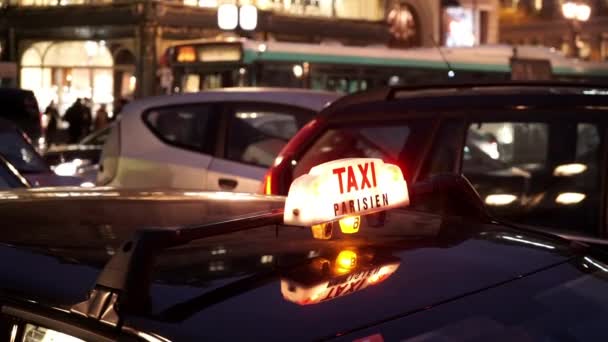 Paris taxi cab nattetid — Stockvideo