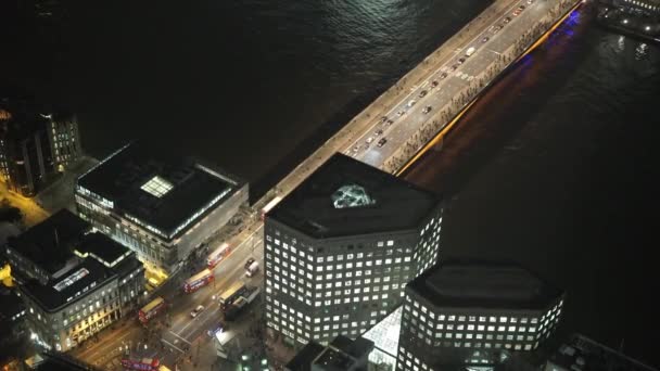 Színes London Bridge éjjel - London, Anglia — Stock videók