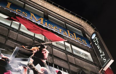 Les Sefiller müzikal Queens tiyatro Londra Londra - 22 Şubat 2016
