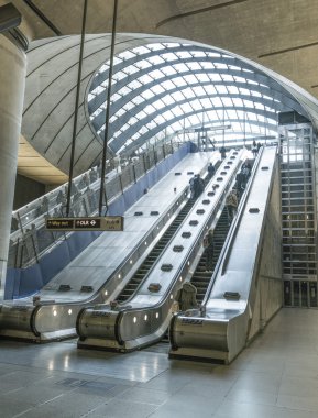 Canary Wharf metro istasyonu - Londra/İngiltere 23 Şubat 2016