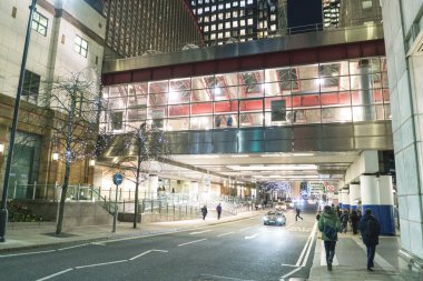  Canary Wharf Dlr istasyonu gece - Londra/İngiltere 23 Şubat 2016