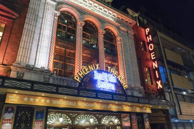  Phoenix Theatre - Londra/İngiltere 23 Şubat 2016 müzikal Beckham gibi viraj
