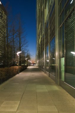 Modern Canary Wharf bölgesinde akşam - Londra/İngiltere 23 Şubat 2016