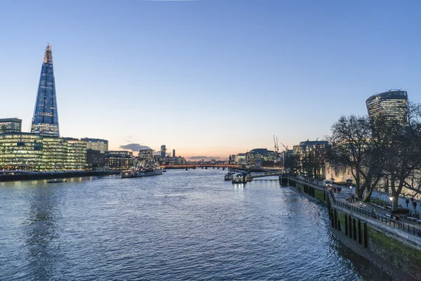 Lontoo horisonttiin Shard Building - LONDON / ENGLAND HELMIKUU 23, 2016 — kuvapankkivalokuva