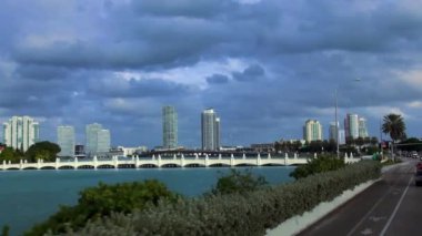 Miami plajı silüeti