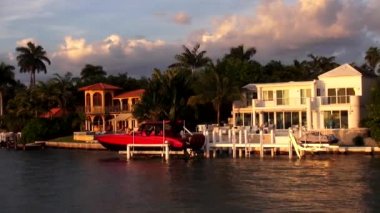 Yat Miami Florida'da lüks villa