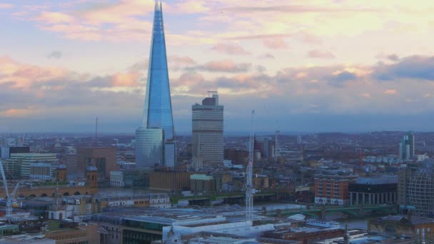 Vista aérea de Londres por la noche — Vídeos de Stock