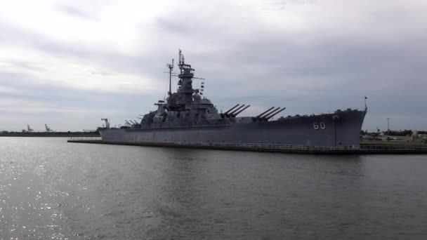 USS Alabama Battleship   ALABAMA/USA OCTOBER 16, 2013 — Stock Video