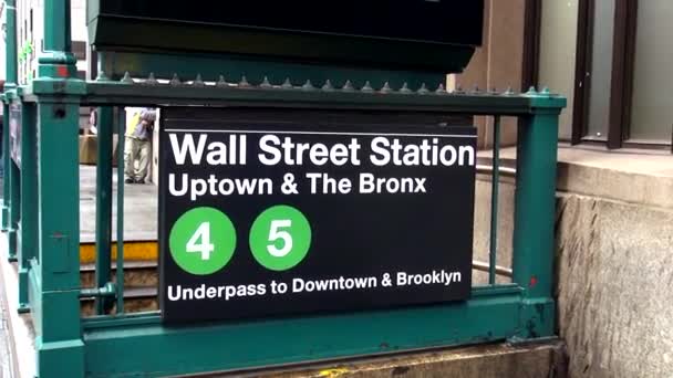 Wall Street Station Metro uitgang — Stockvideo
