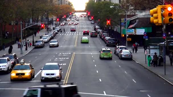 Típica vista de la calle Manhattan — Vídeos de Stock