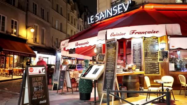 Barer och restauranger i Paris Quartier - Paris, Frankrike — Stockvideo